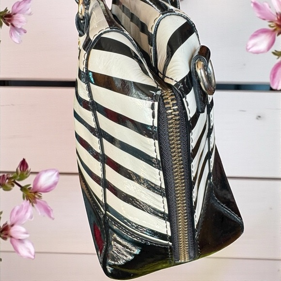 Kate Spade Wellesley Alessa Patent Leather Two Way Striped Satchel Bag. - Picture 4 of 12